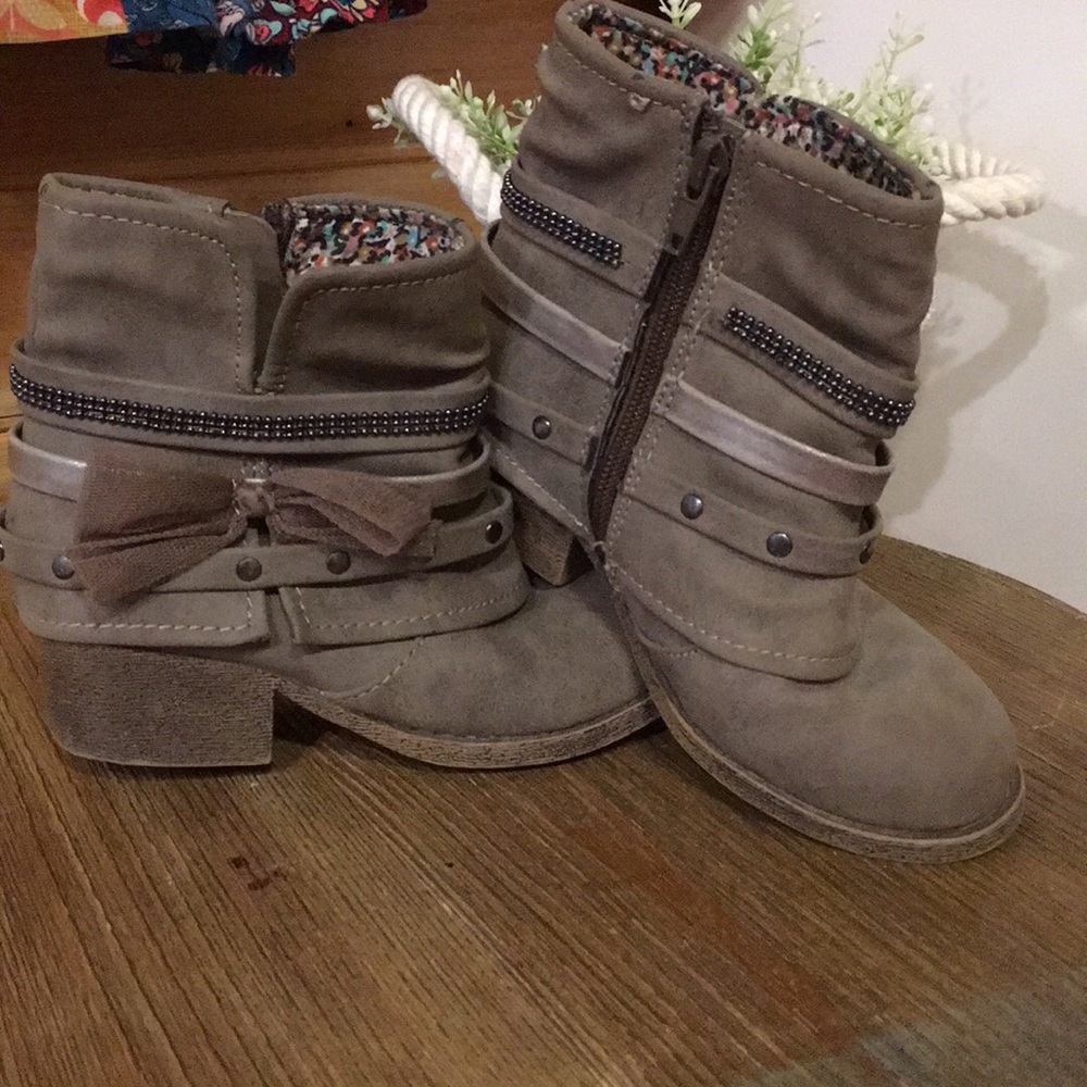 Girls Jellypop boots size 11